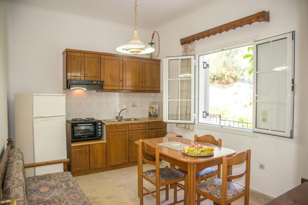 Limani Apartments Kassiopi Exterior photo