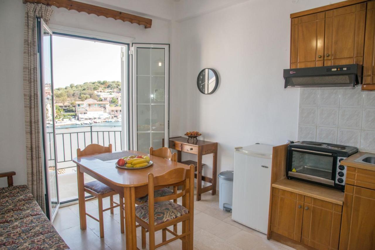 Limani Apartments Kassiopi Exterior photo