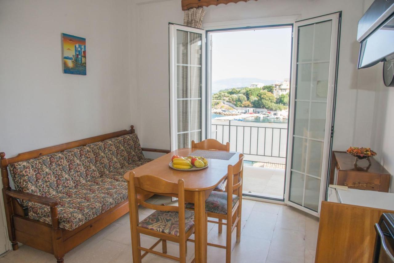 Limani Apartments Kassiopi Exterior photo