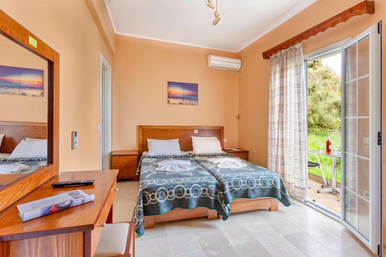Limani Apartments Kassiopi Exterior photo